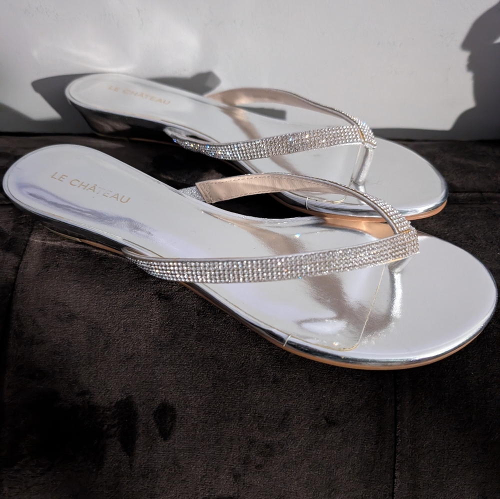 Le Chateau Metallic Silver Sandals